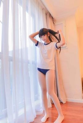 美女露出让男生揉的电影