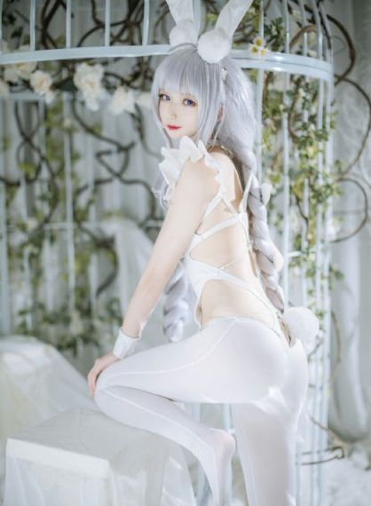 强睡年轻的女经理